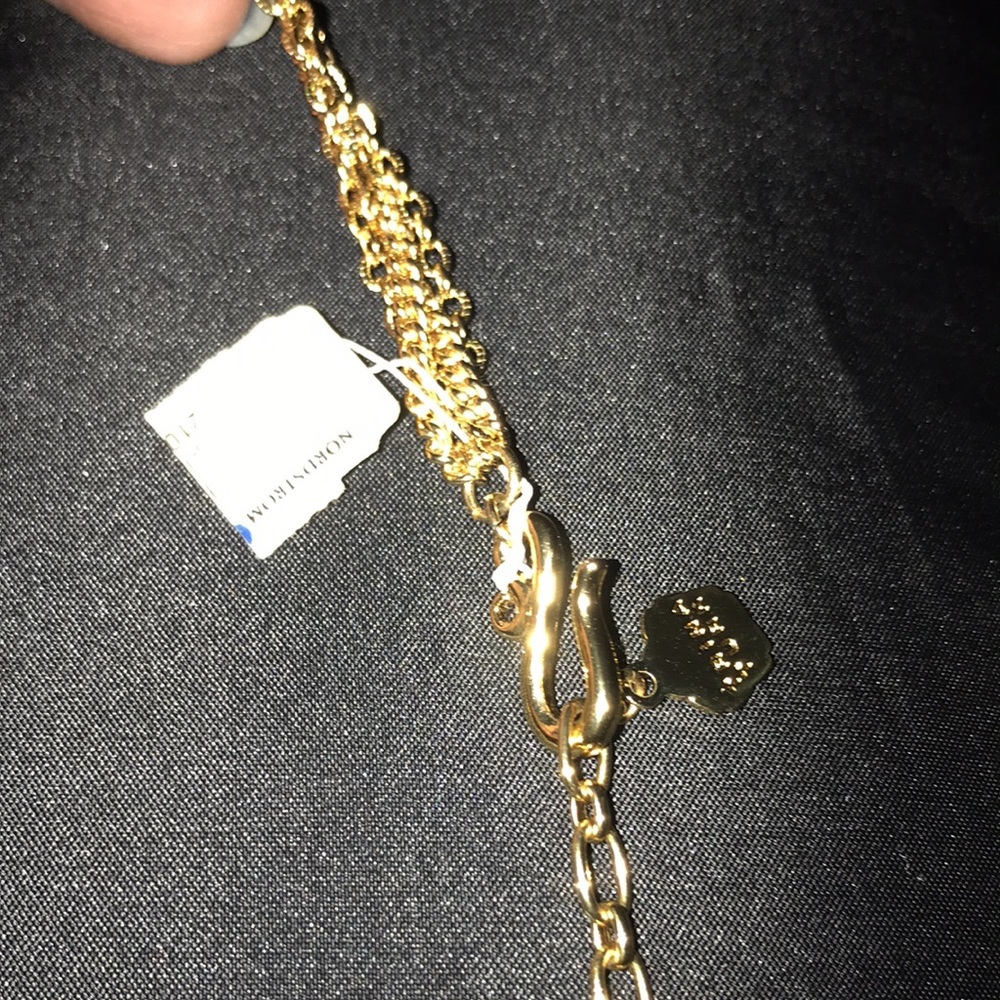 Elegant Black and Gold Pendant Necklace - Picture 5 of 8